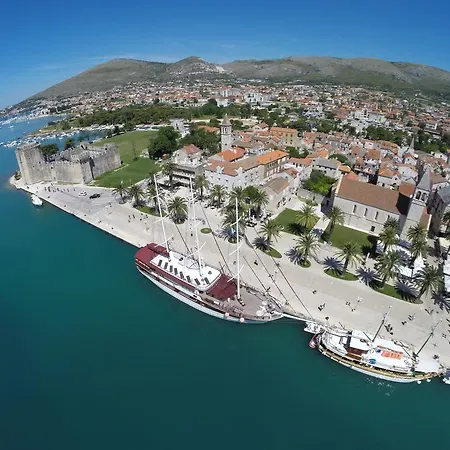 Concordia Готель Трогір