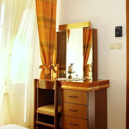 Concordia Готель Трогір